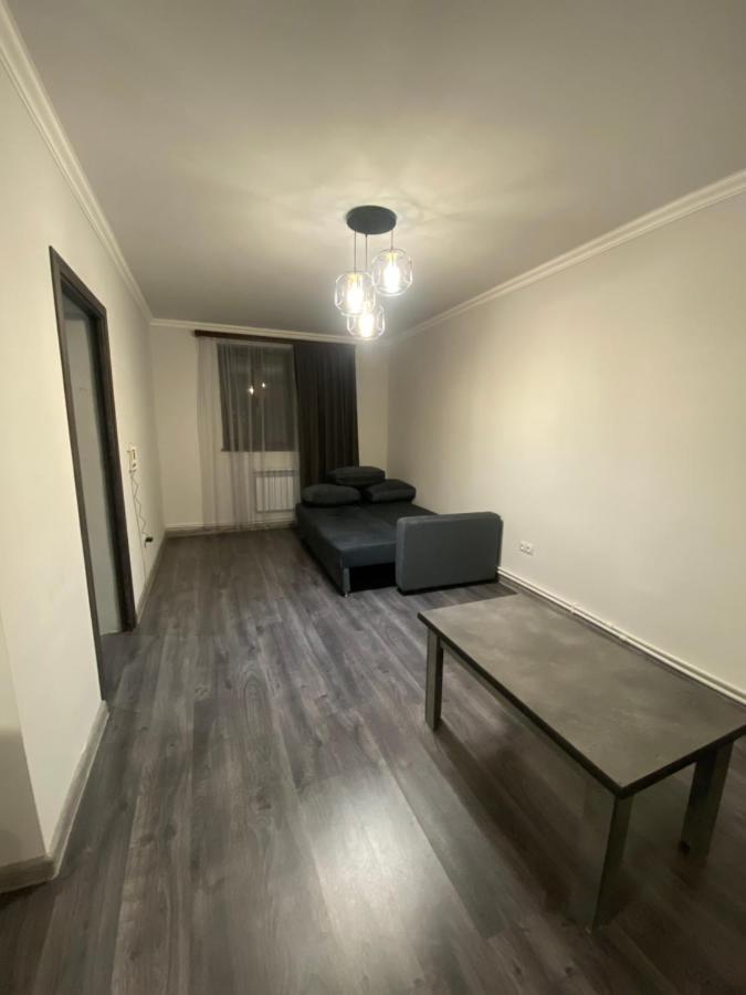 2 Cosy Apartment In Townhouse Near Airport Evn Geghanist  Bagian luar foto